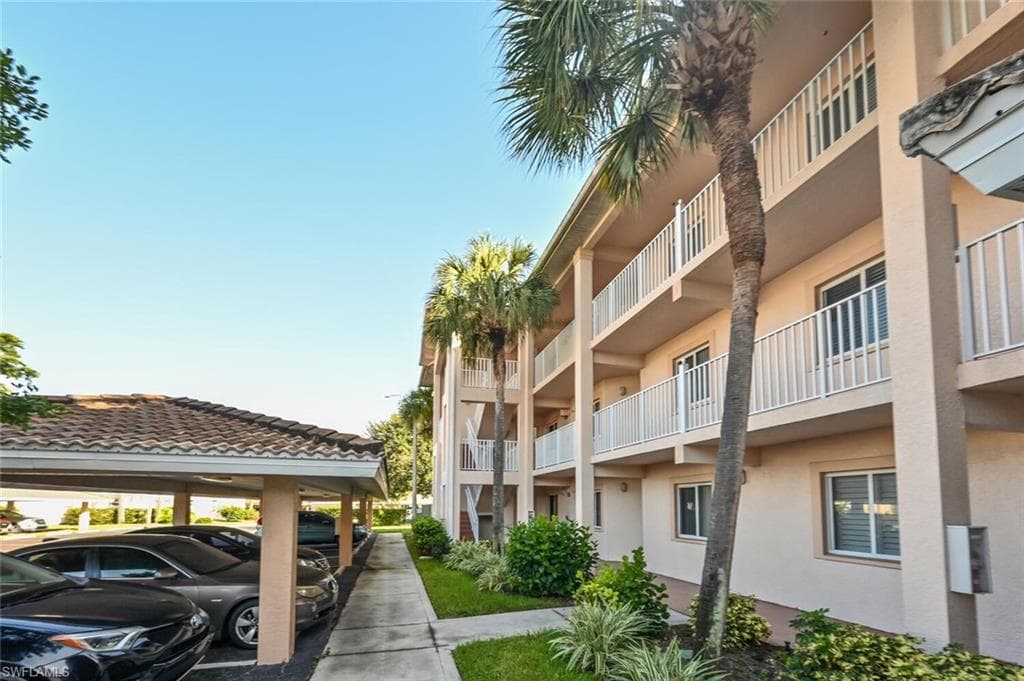 7821 Great Heron WAY 301 NAPLES, FL 34104