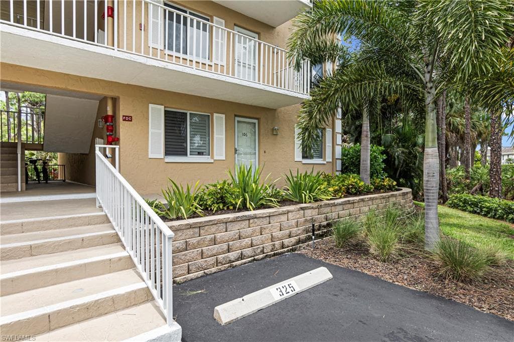 3072 Sandpiper Bay CIR M106 NAPLES, FL 34112