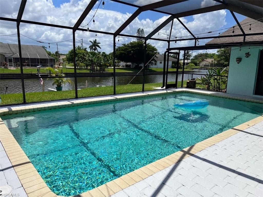 2102 SE 8th ST CAPE CORAL, FL 33990