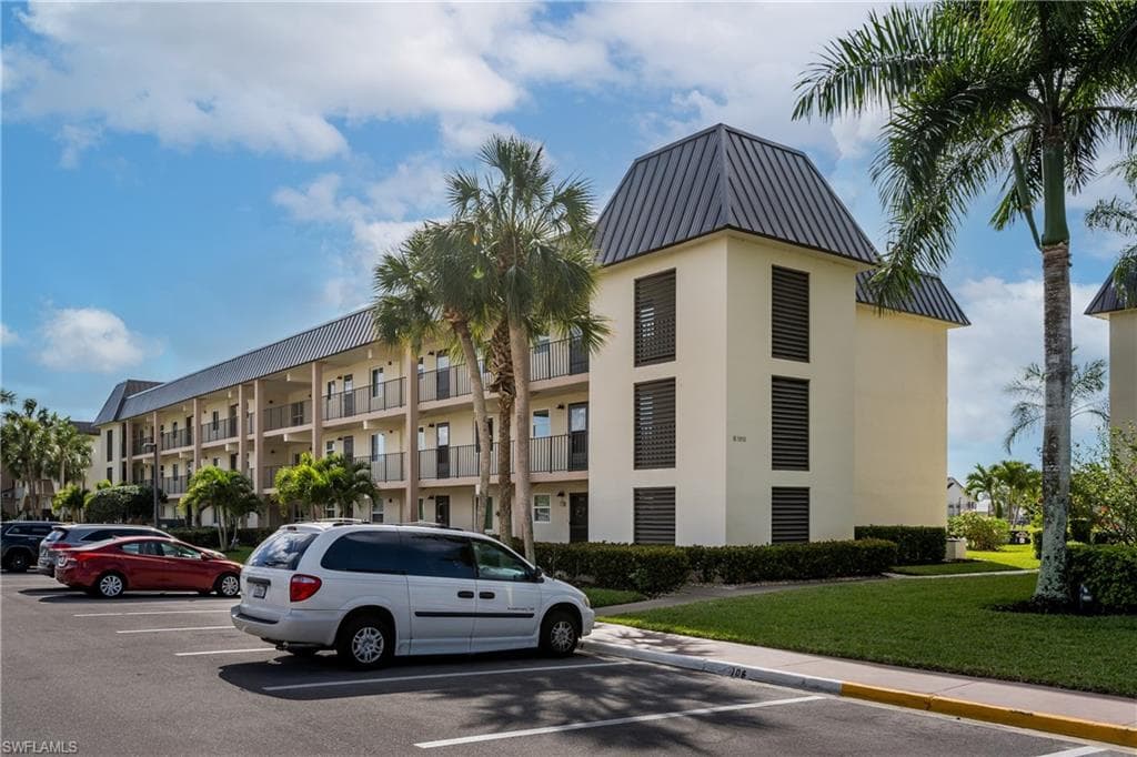1010 Manatee RD B305 NAPLES, FL 34114