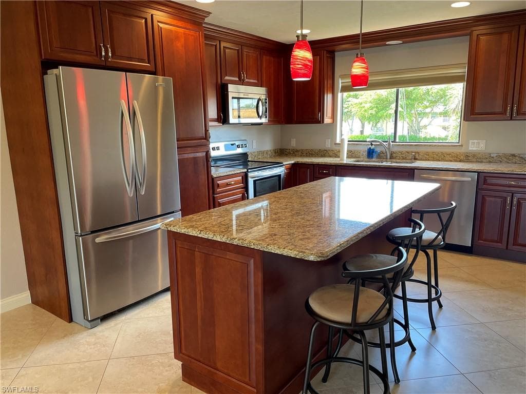 821 Palm View DR 18 NAPLES, FL 34110