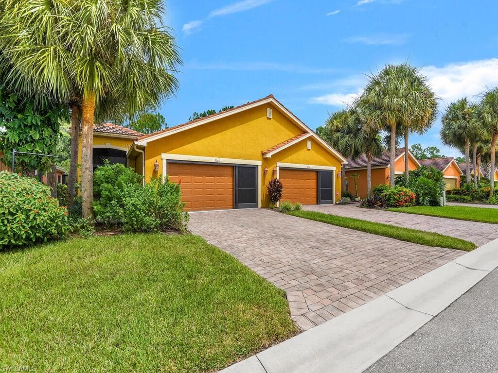 9207 Aegean CIR LEHIGH ACRES, FL 33936