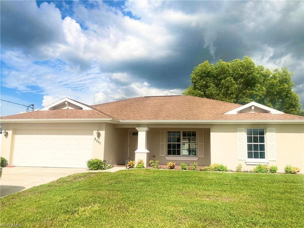 3511 E Gator CIR CAPE CORAL, FL 33909