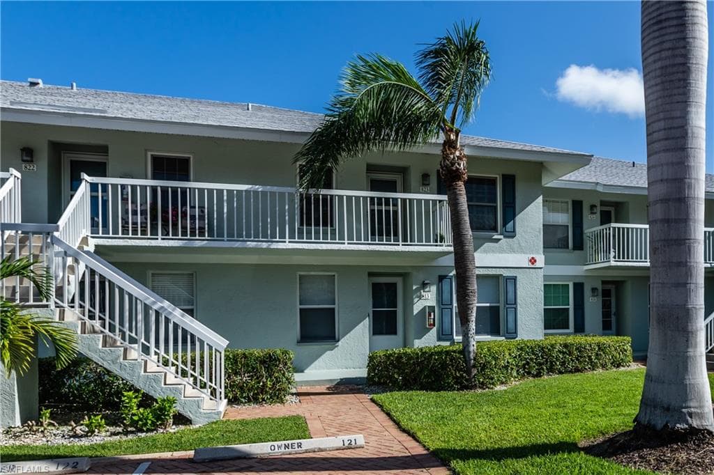 651 Elkcam CIR 823 MARCO ISLAND, FL 34145