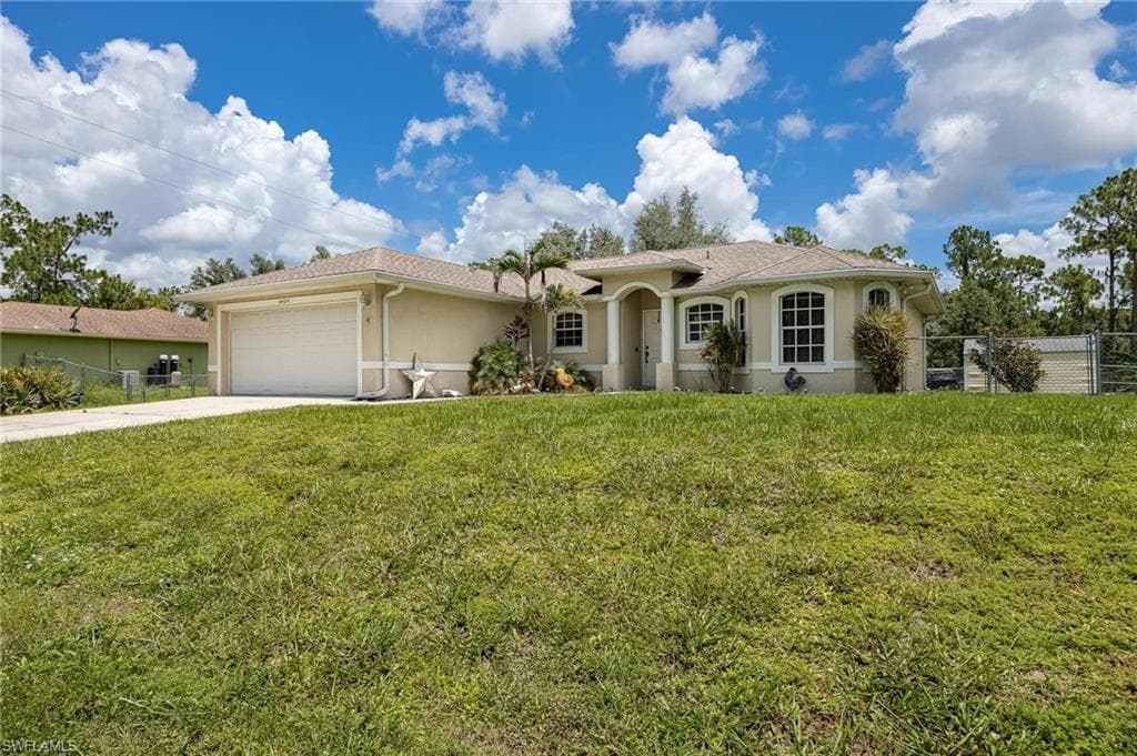 3405 E 10th ST LEHIGH ACRES, FL 33972