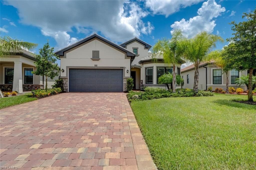 2730 Aviamar CIR NAPLES, FL 34114