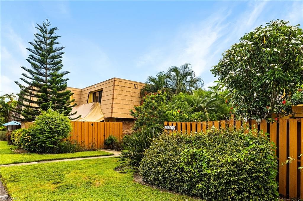 1635 Park Meadows DR 2 FORT MYERS, FL 33907