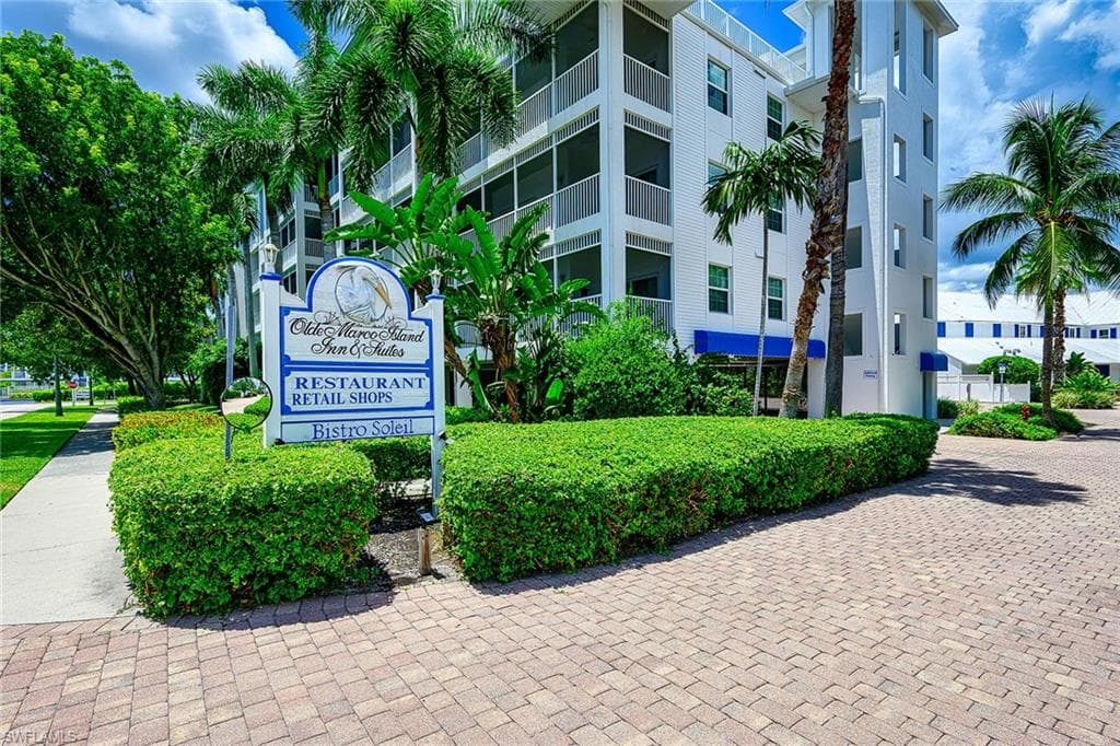 160 Palm ST 412 MARCO ISLAND, FL 34145