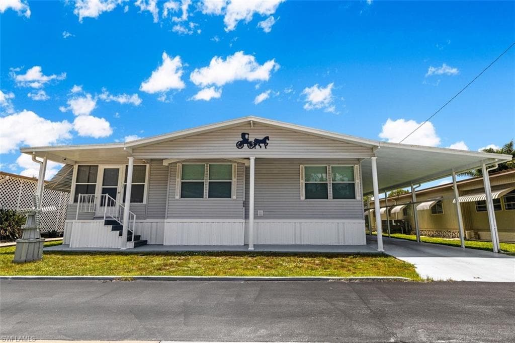 390 Santa Fe TRL NORTH FORT MYERS, FL 33917