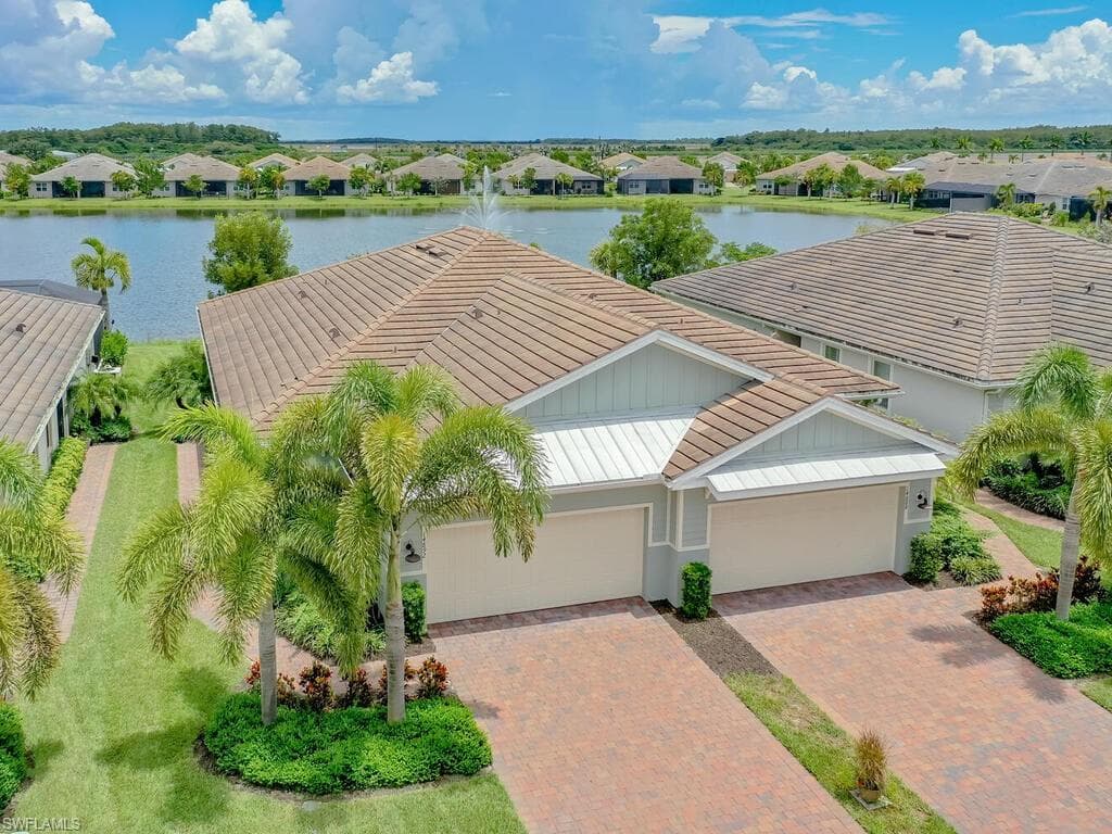 14892 Edgewater CIR NAPLES, FL 34114