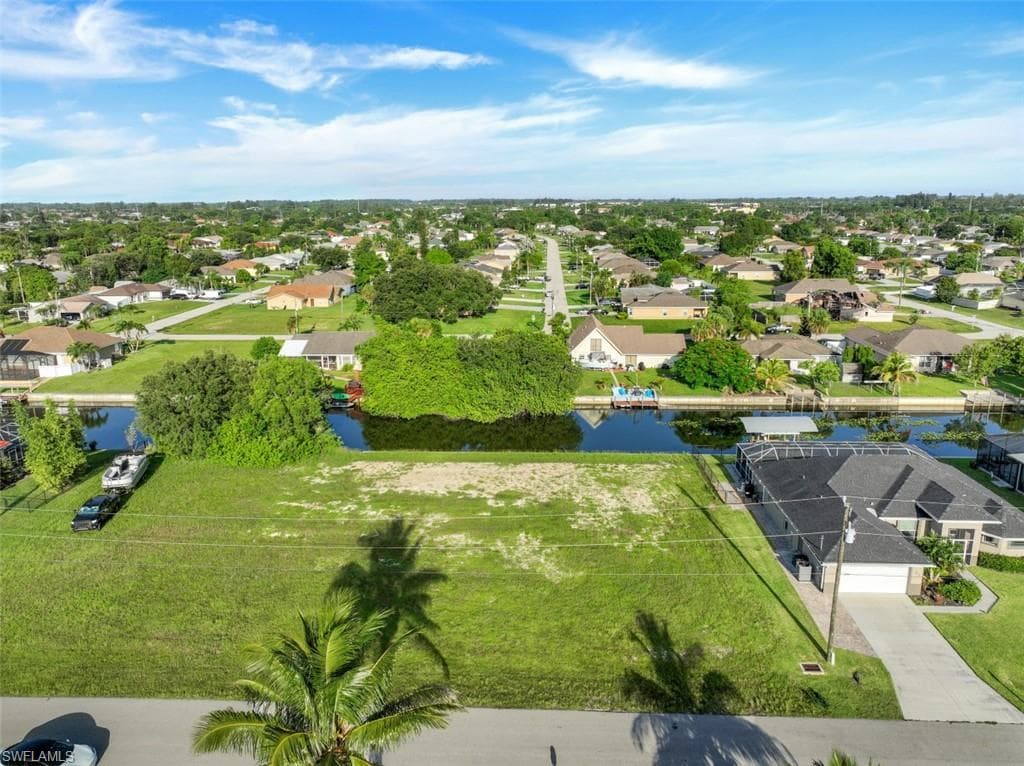 318 SE 5th AVE CAPE CORAL, FL 33990