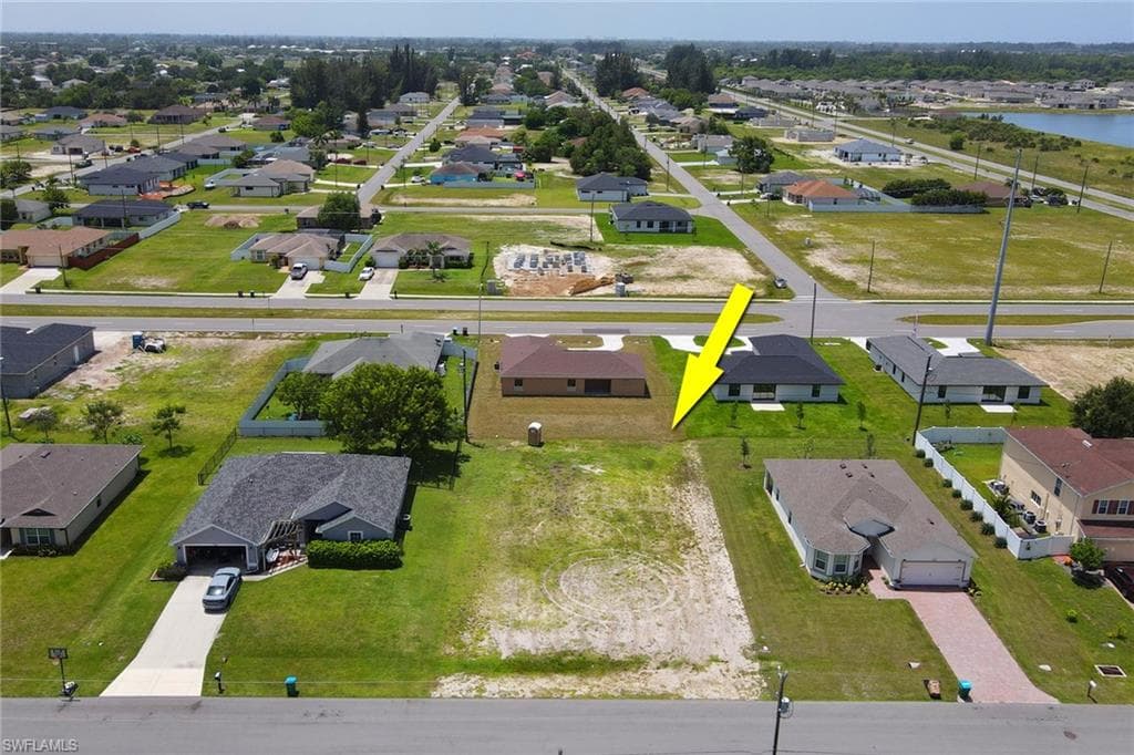 708 NW 8th TER CAPE CORAL, FL 33993