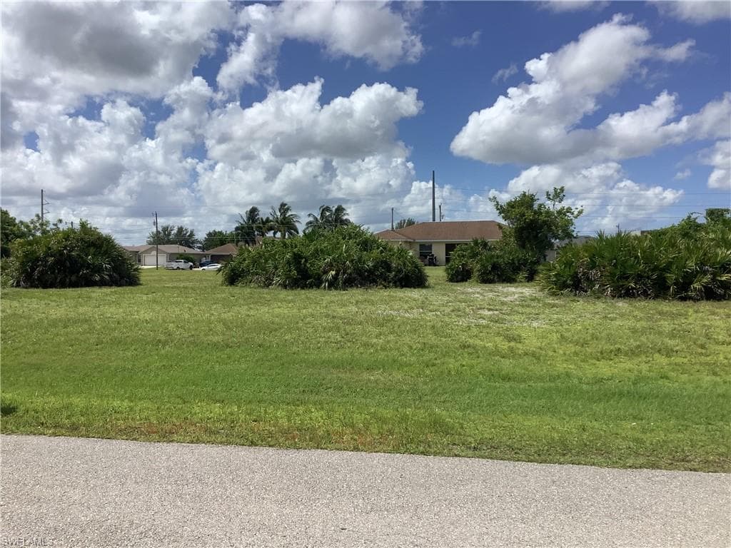 202 NW 25th ST CAPE CORAL, FL 33993