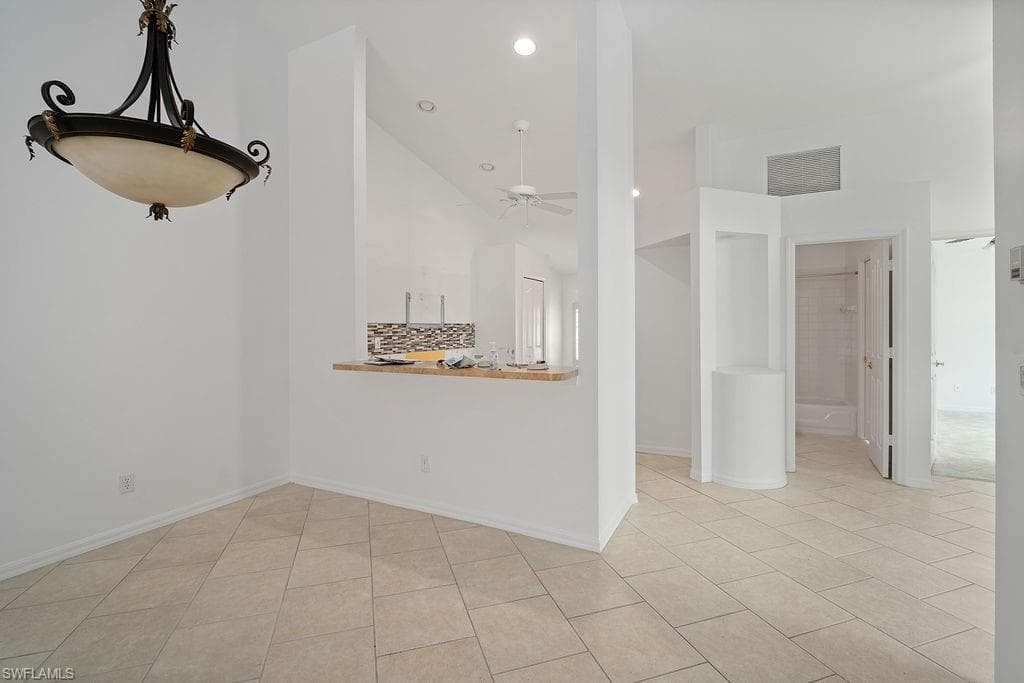 5250 Whitten DR 53 NAPLES, FL 34104