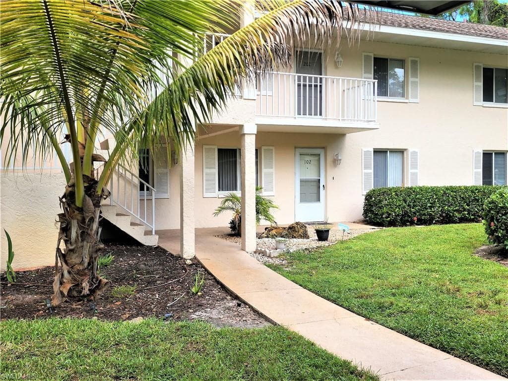 240 Timber Lake CIR D102 NAPLES, FL 34104