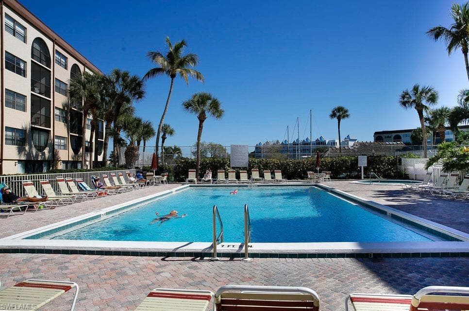 1023 Anglers CV E-504 MARCO ISLAND, FL 34145