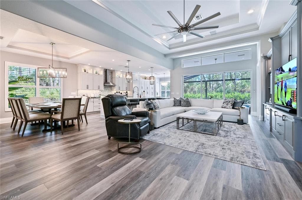 4852 Cerromar DR NAPLES, FL 34112