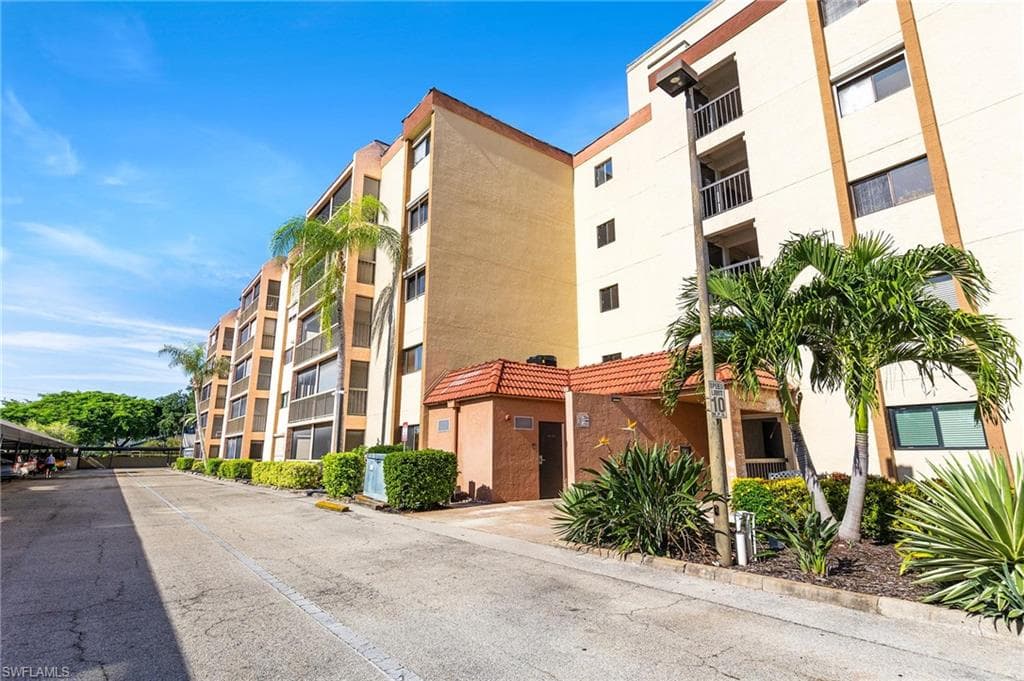 2121 Collier AVE 215 FORT MYERS, FL 33901