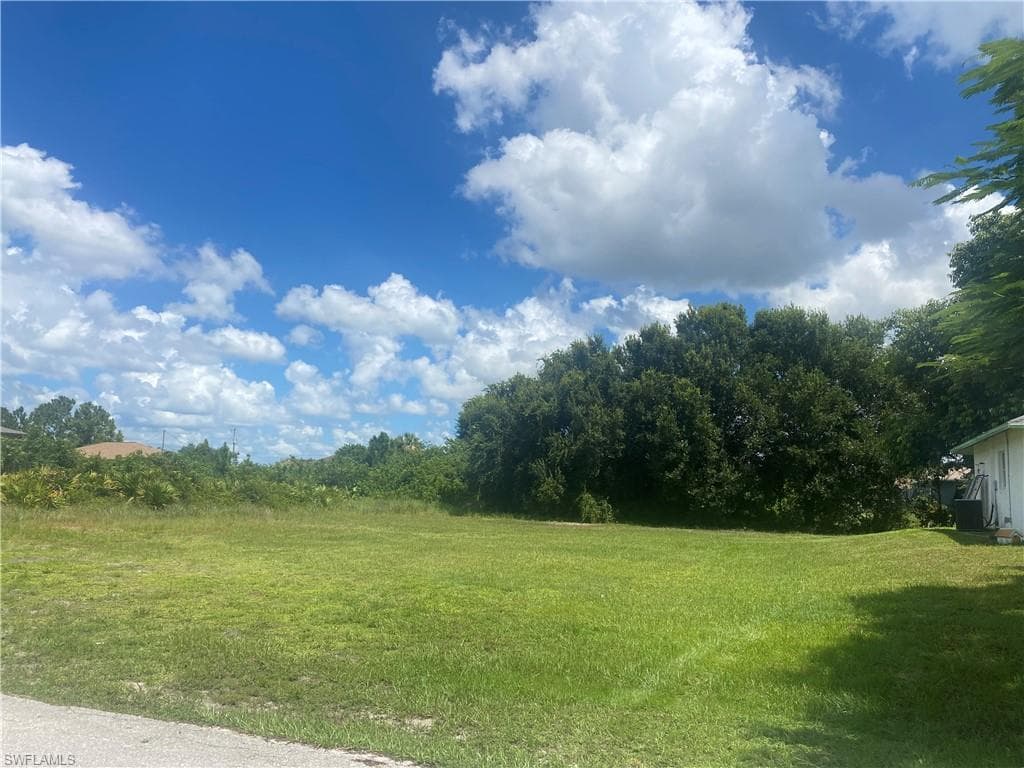 3902 16th ST SW LEHIGH ACRES, FL 33976