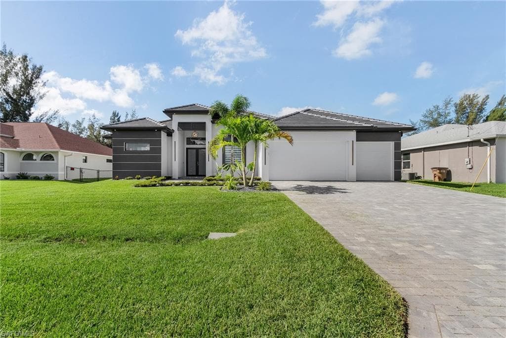 2318 21st TER CAPE CORAL, FL 33991