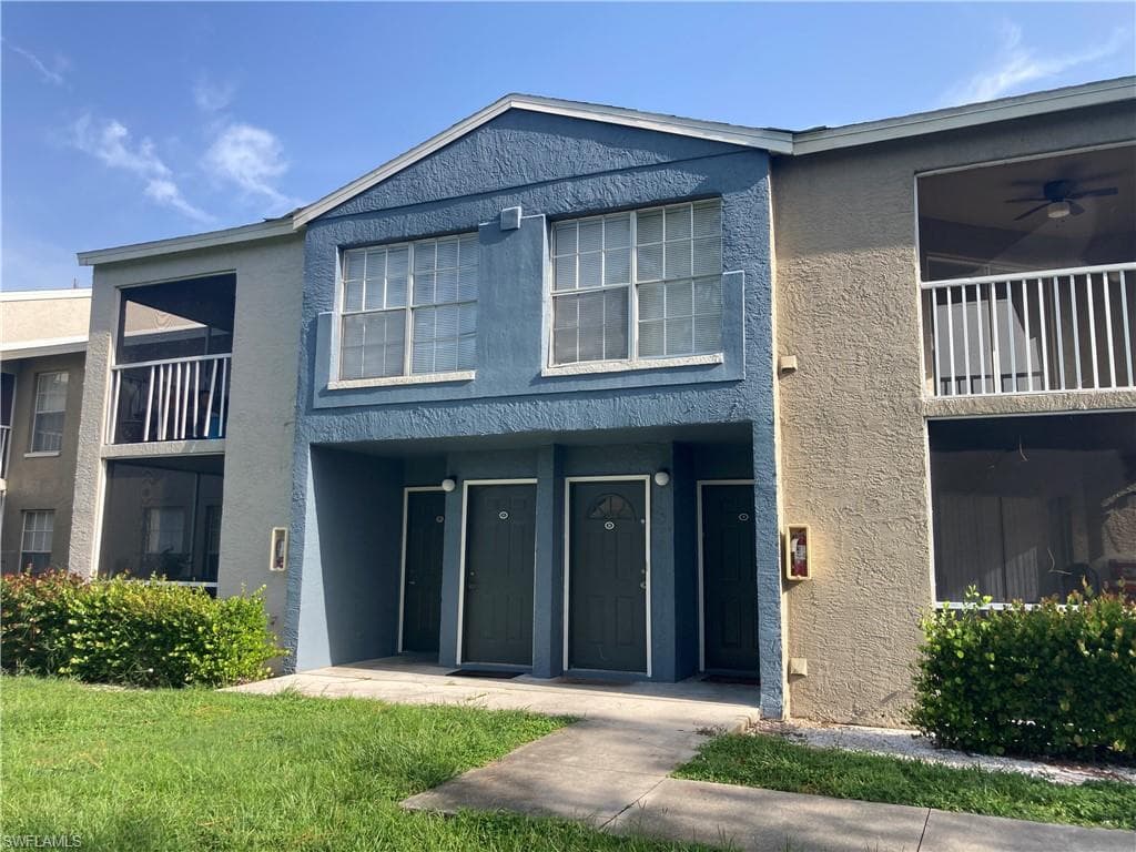 177 Santa Clara DR 10 NAPLES, FL 34104