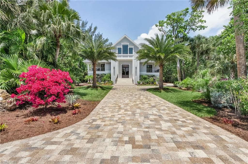 1324 Seaspray LN SANIBEL, FL 33957