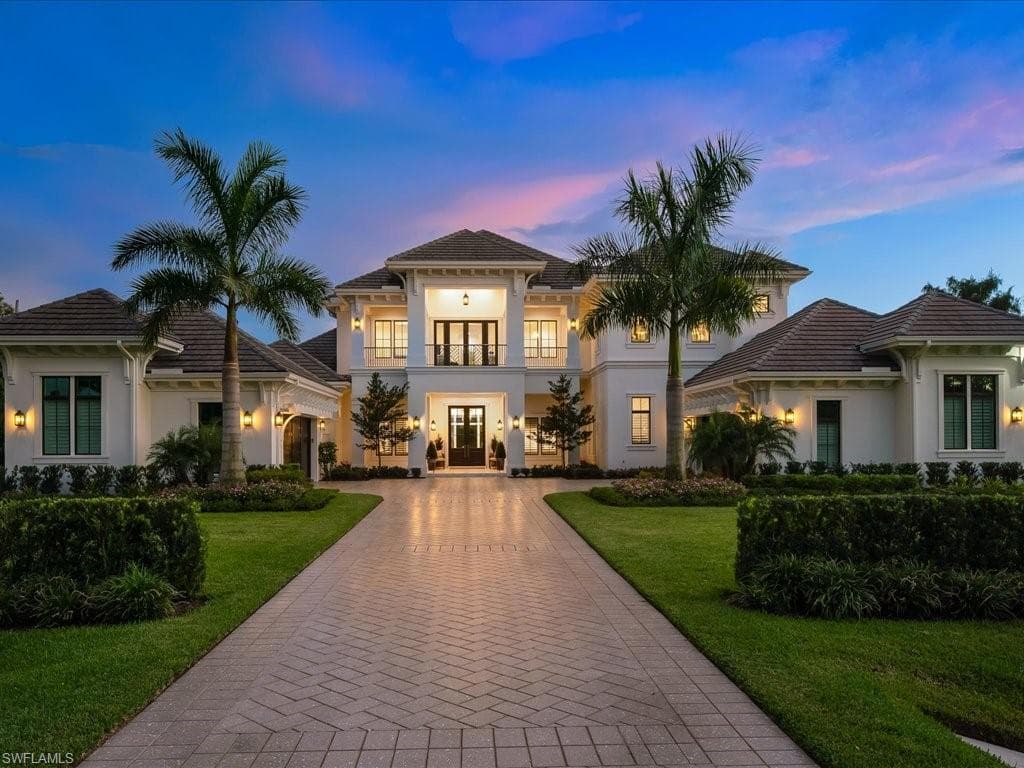 142 Eugenia DR NAPLES, FL 34108
