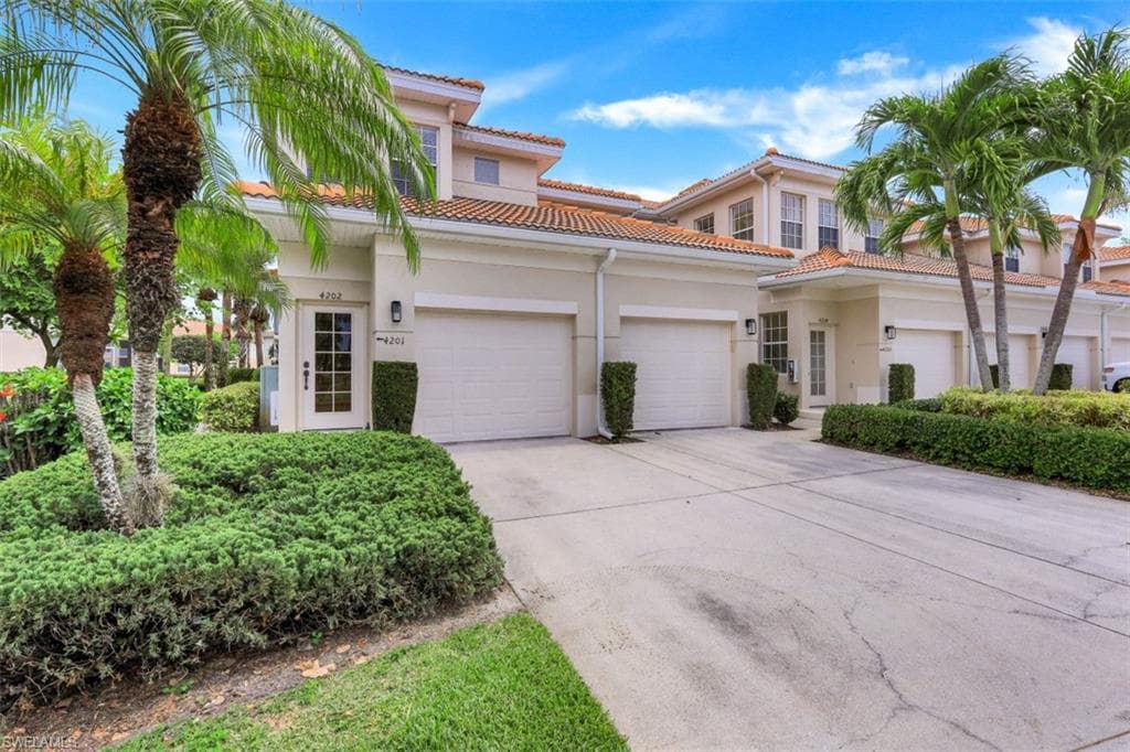 3065 Driftwood WAY 4202 NAPLES, FL 34109