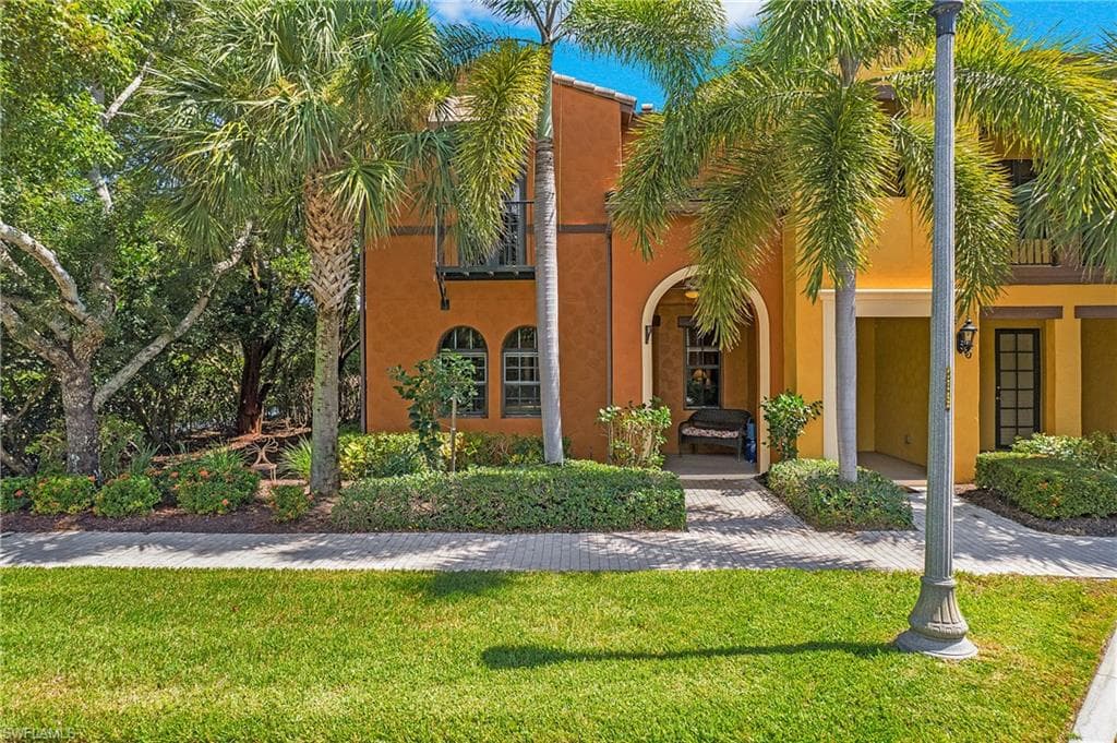 8965 Malibu LN 805 NAPLES, FL 34113