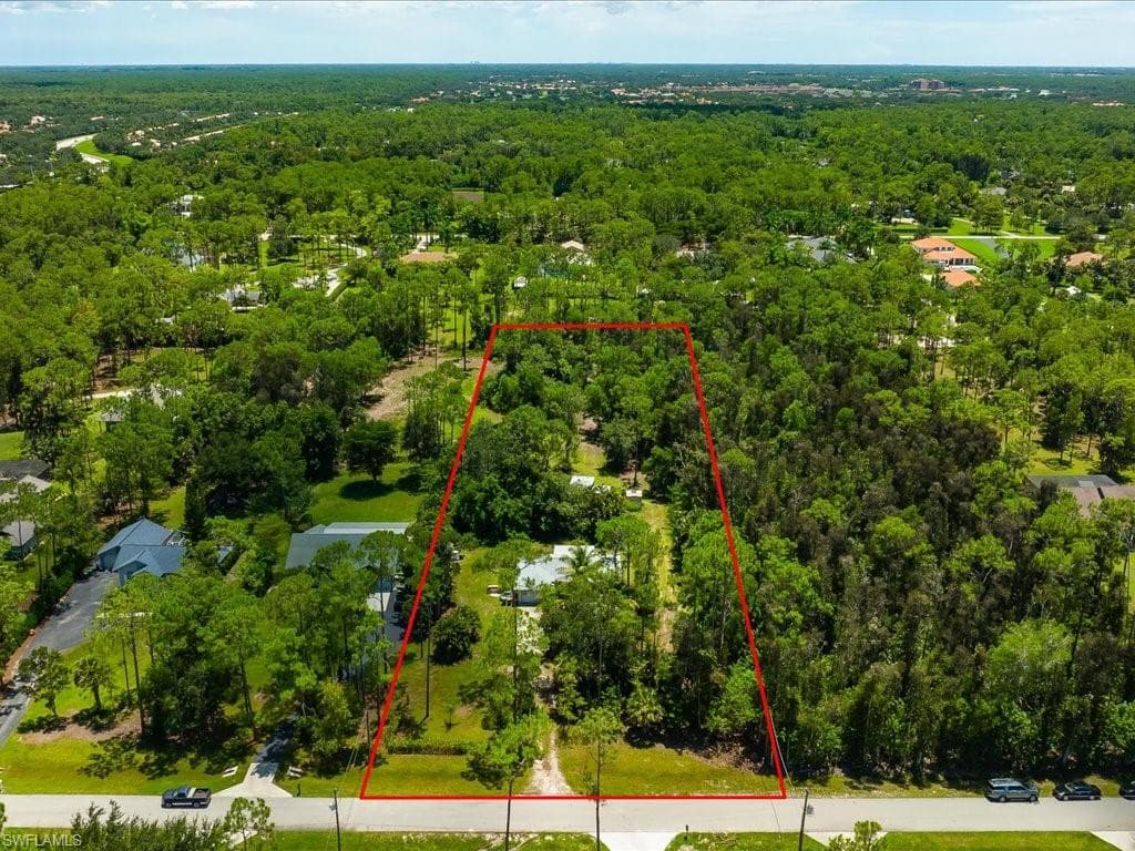 5740 Standing Oaks LN NAPLES, FL 34119