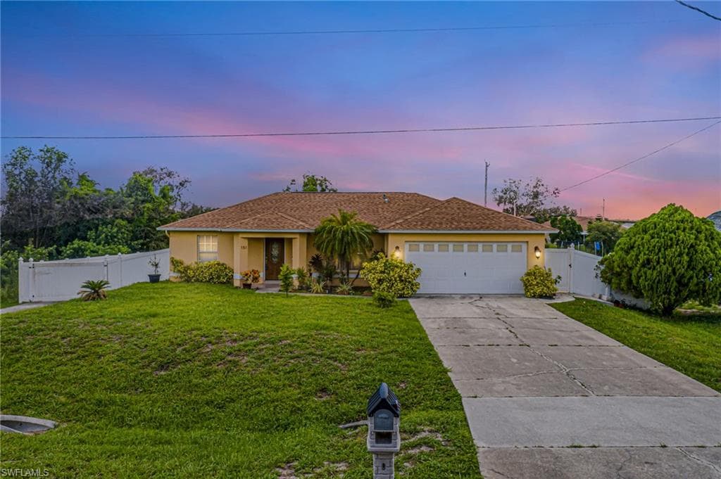 151 Zenith CIR FORT MYERS, FL 33913