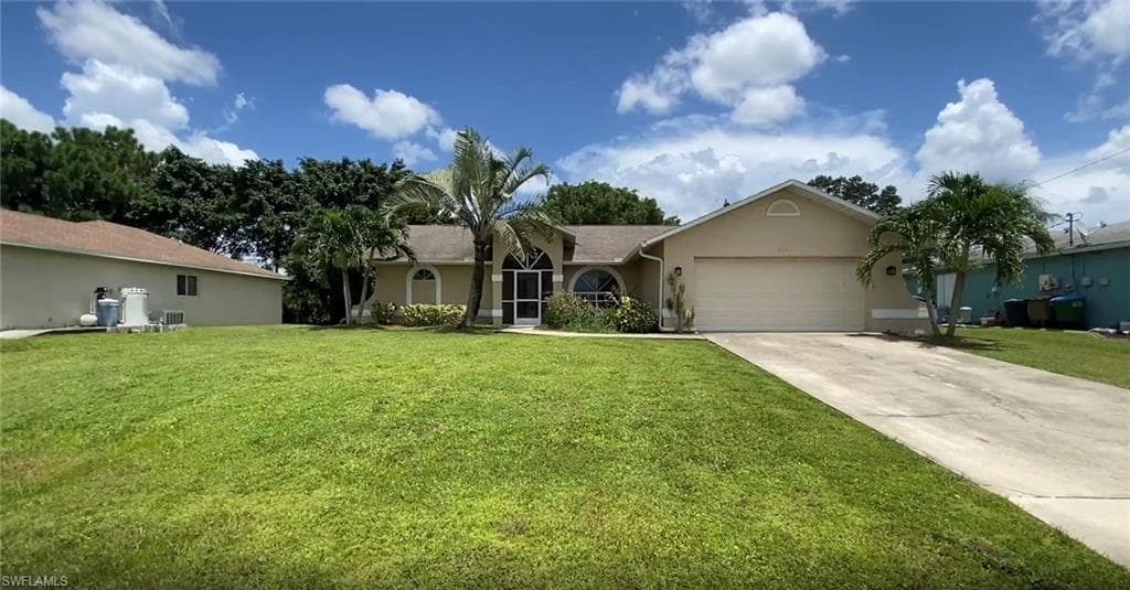 615 9th CT CAPE CORAL, FL 33991