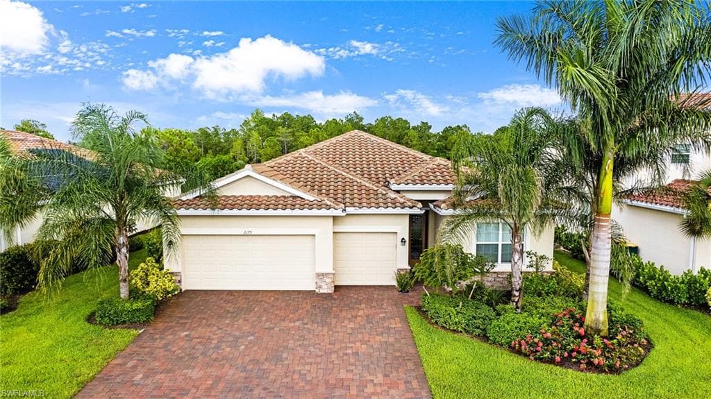 2179 Vermont LN NAPLES, FL 34120