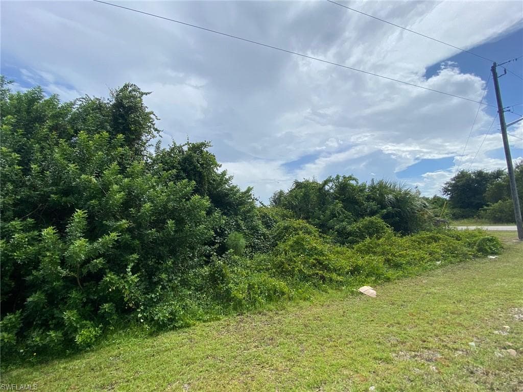 2719 54th ST W LEHIGH ACRES, FL 33971