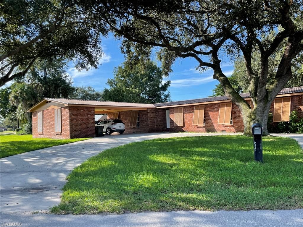 300 W Avenida Del Rio CLEWISTON, FL 33440