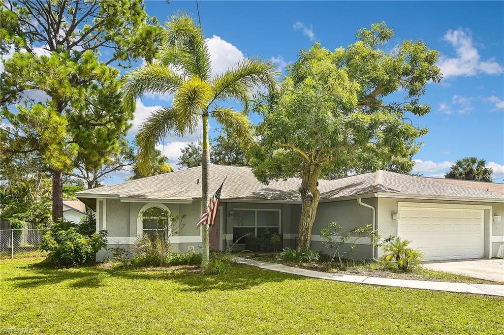 2595 River Reach DR NAPLES, FL 34104