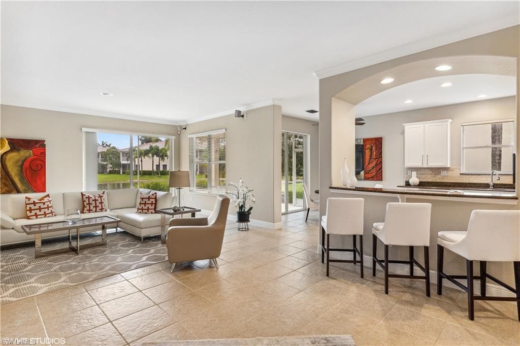 28648 San Lucas LN 102 BONITA SPRINGS, FL 34135