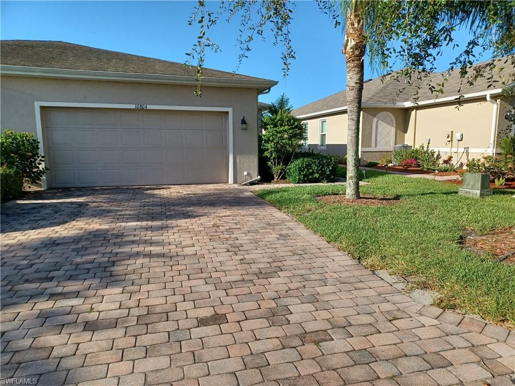 10804 Crossback LN LEHIGH ACRES, FL 33936