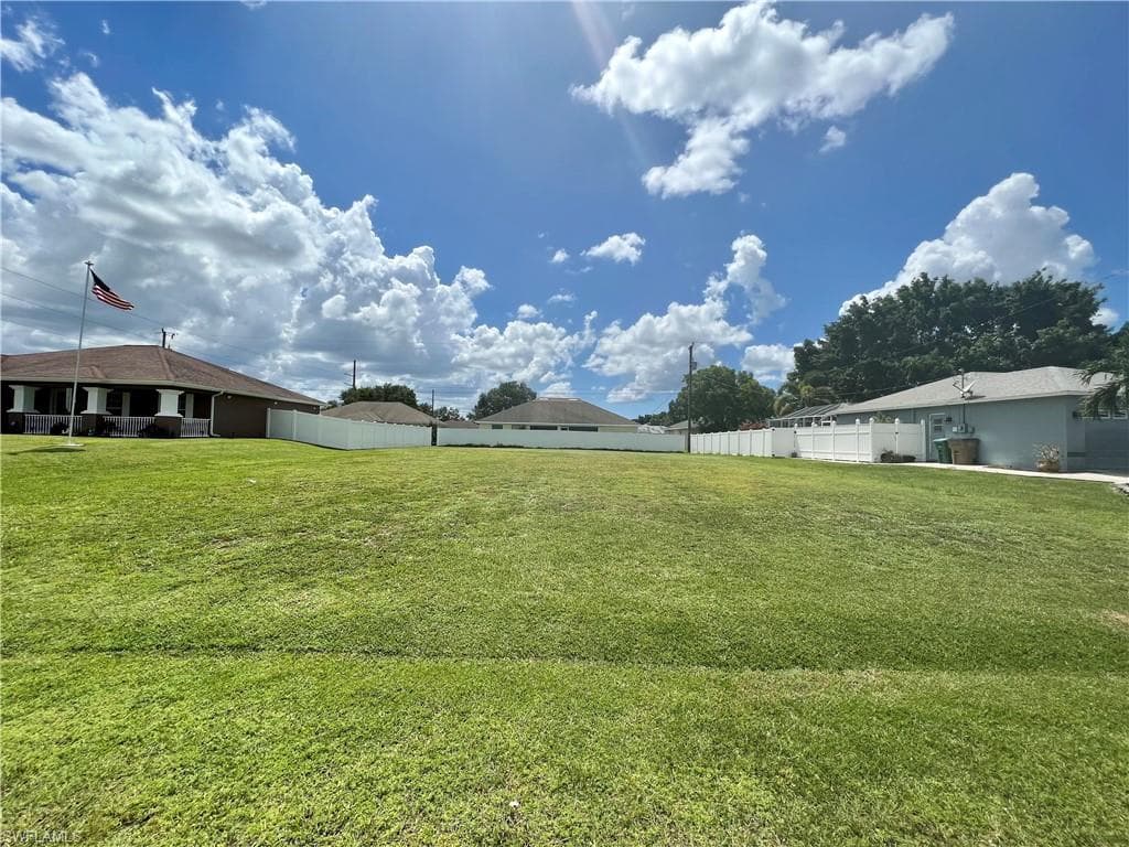 2728 NE 5th PL CAPE CORAL, FL 33909