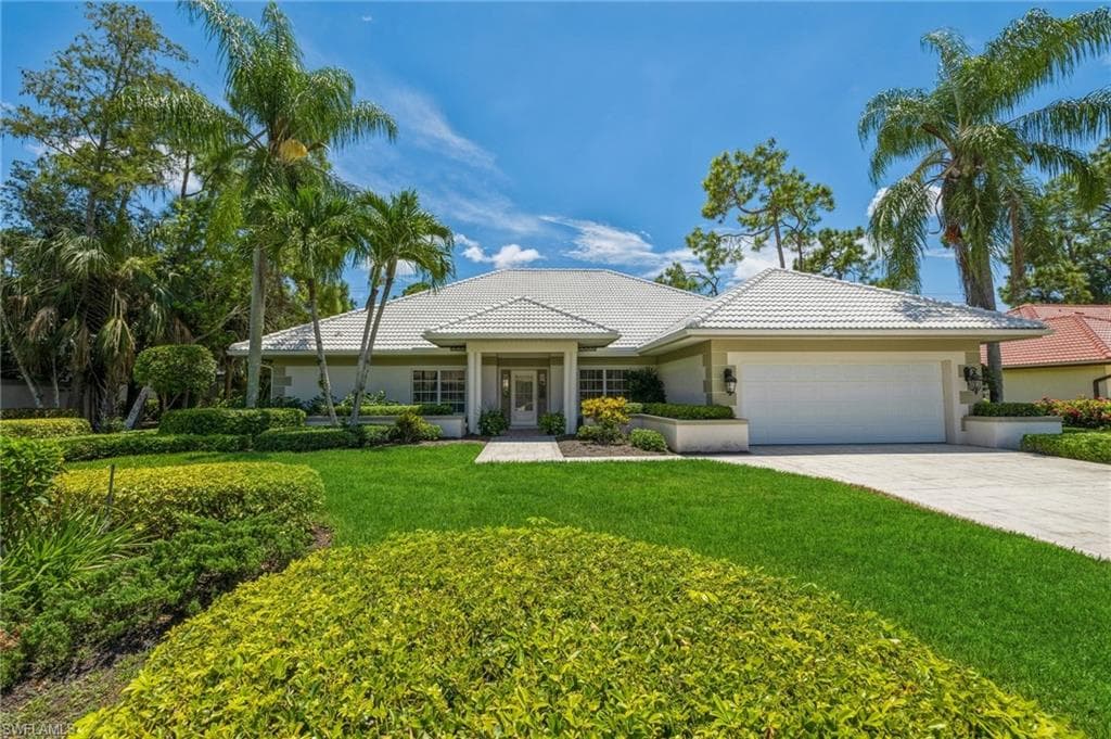139 Edgemere WAY S NAPLES, FL 34105