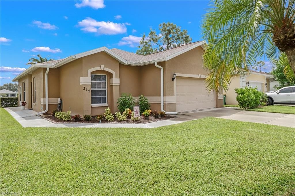 319 Stanhope CIR NAPLES, FL 34104