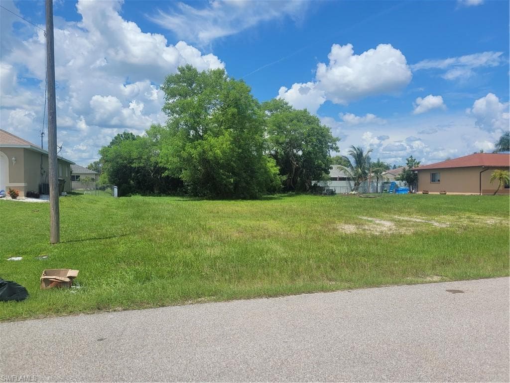1903 SW 28th LN CAPE CORAL, FL 33914