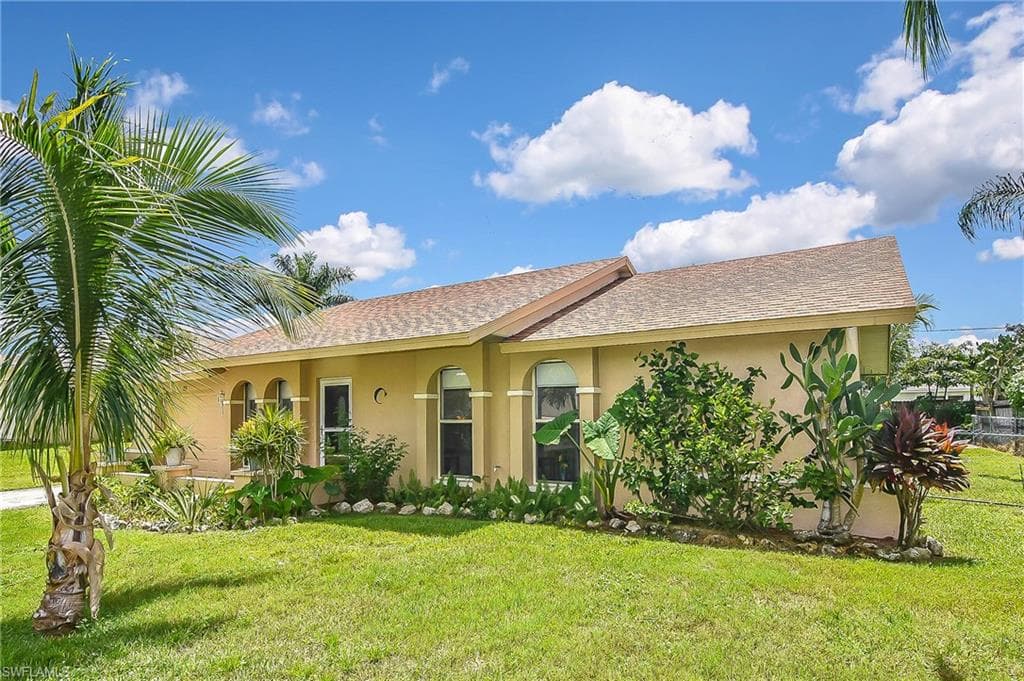 636 SW 11th ST CAPE CORAL, FL 33991