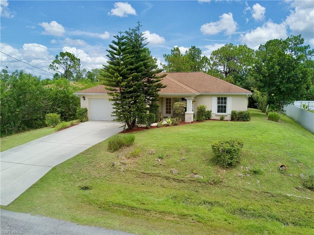 2202 Ann AVE N LEHIGH ACRES, FL 33971