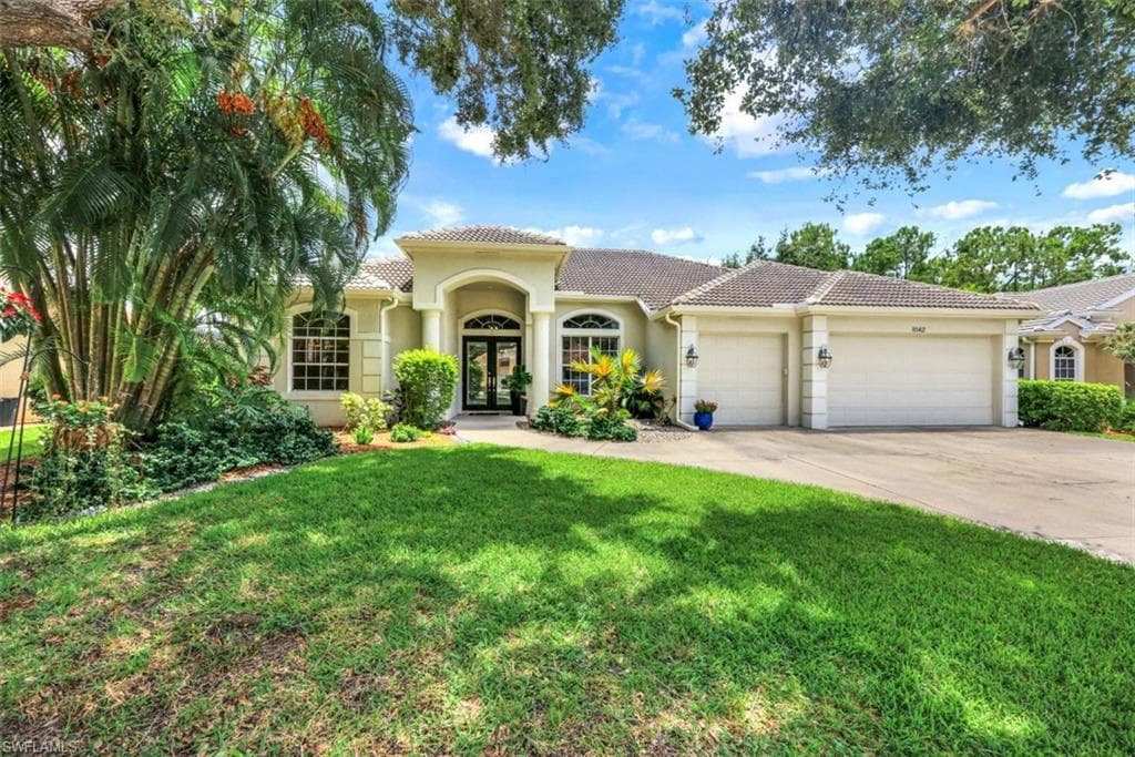 8142 Lowbank DR NAPLES, FL 34109