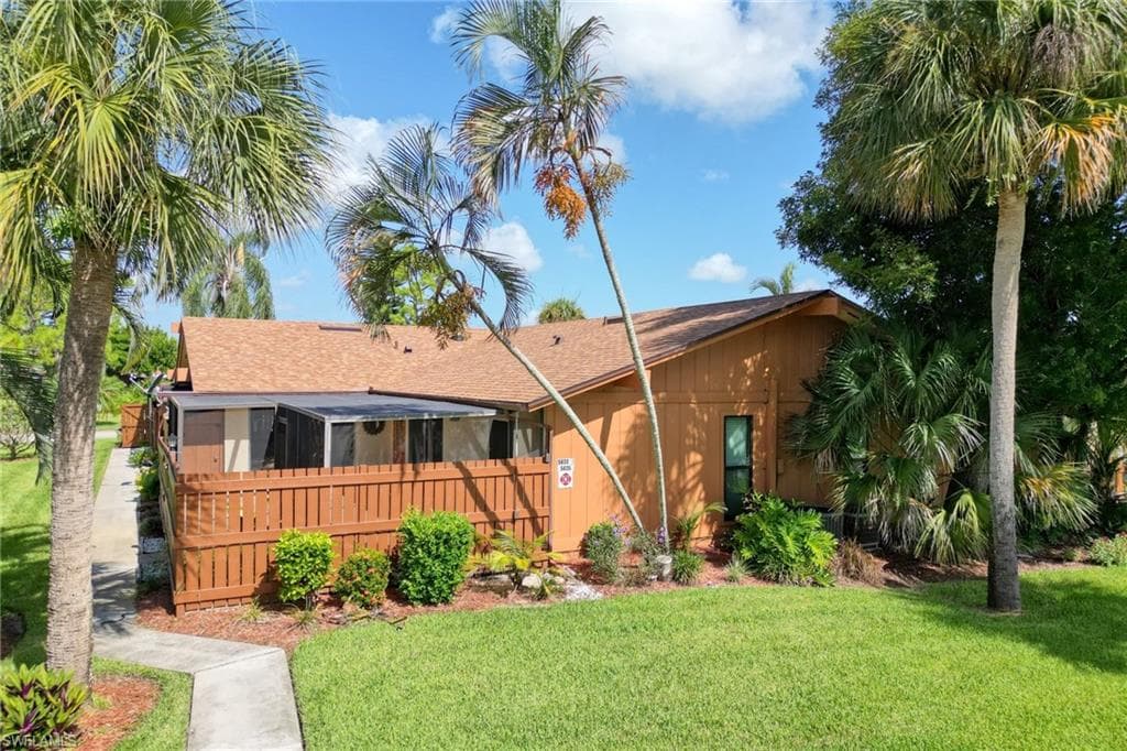 5633 Foxlake DR NORTH FORT MYERS, FL 33917