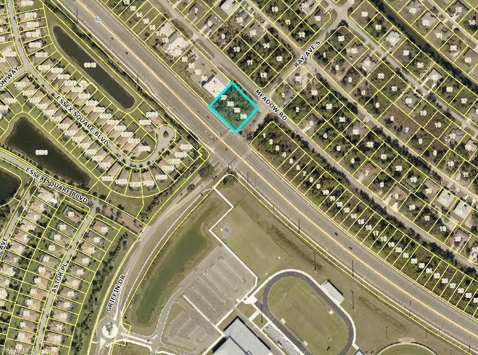 556 Meadow Rd. LEHIGH ACRES, FL 33973