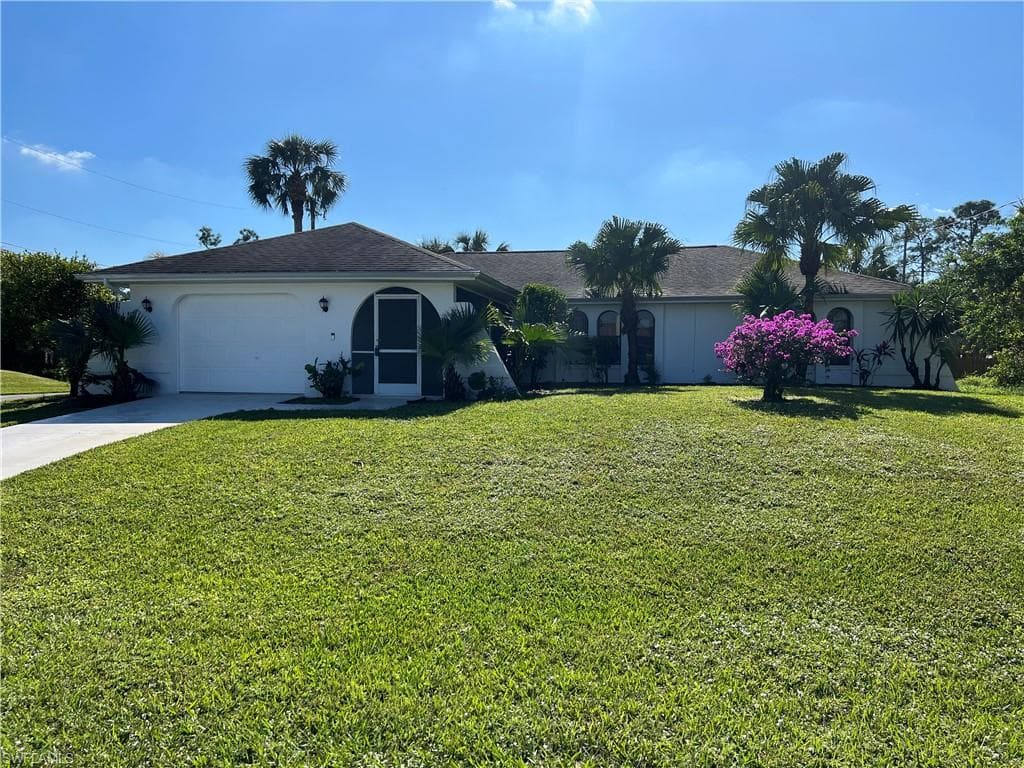 2806 E 5th ST LEHIGH ACRES, FL 33972
