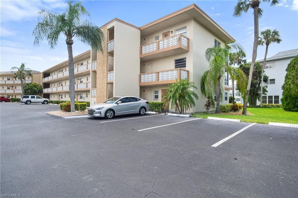 1501 Tropic TER NORTH FORT MYERS, FL 33903