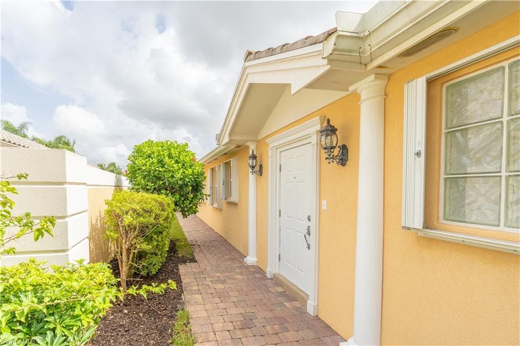 8383 Borboni CT NAPLES, FL 34114
